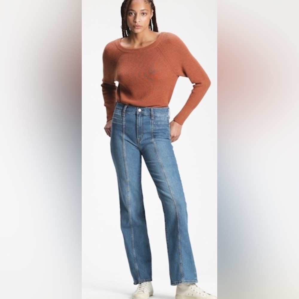NWT’s Gap Vintage Flare High Rise Jeans Boho Classic Size 26